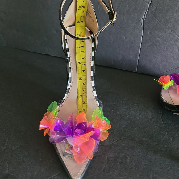 Betsey Johnson Landyn flower casual heels pump sz .7 - Picture 7 of 11